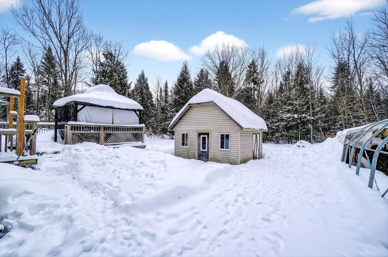 Backyard - 224 Rue Du Havre, Saint-Colomban, QC - Outdoor