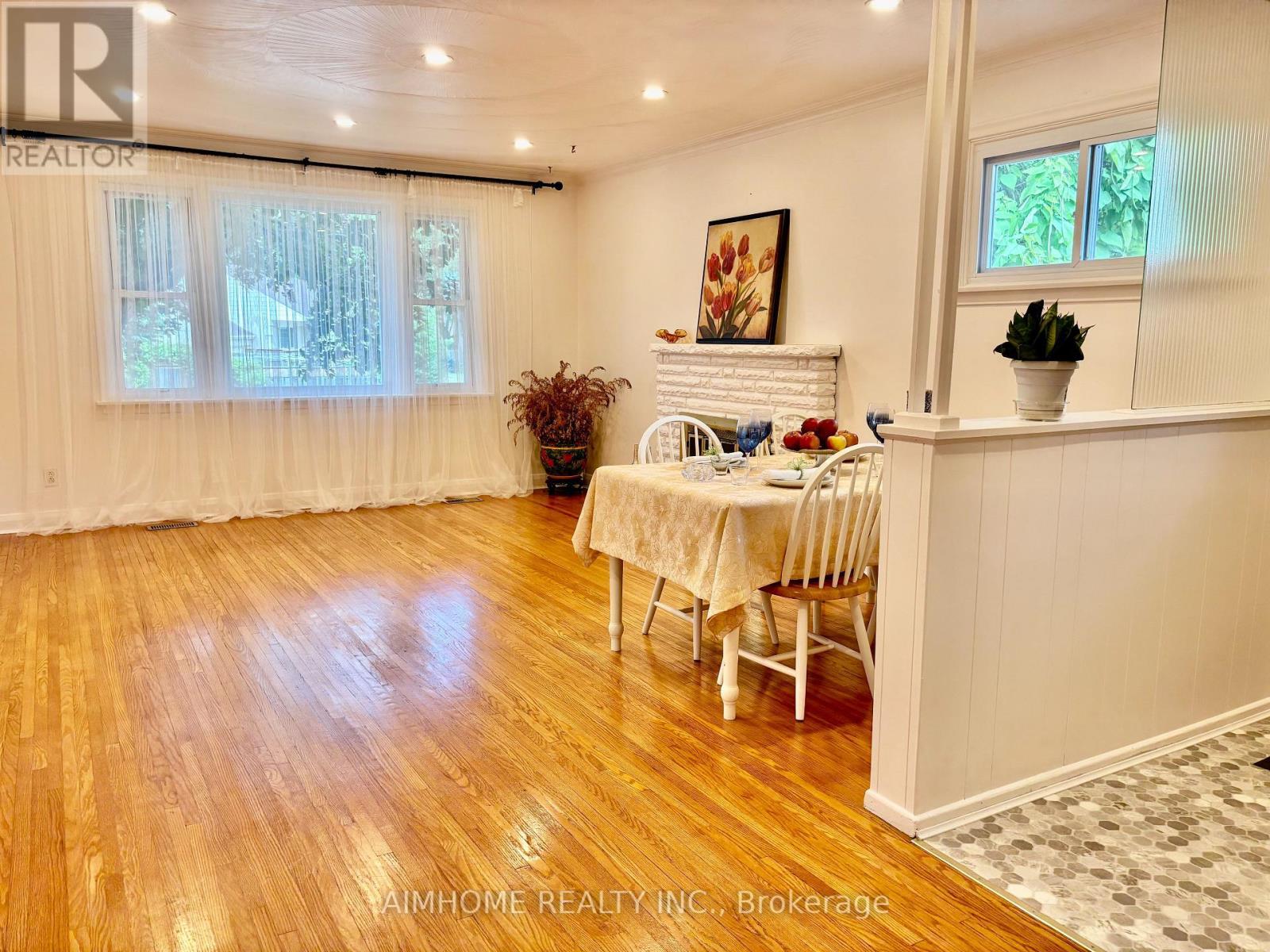 12 Canham Crescent, Toronto, ON - Indoor