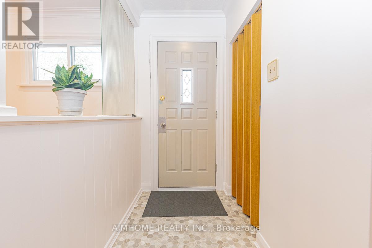 12 Canham Crescent, Toronto, ON - Indoor Photo Showing Other Room