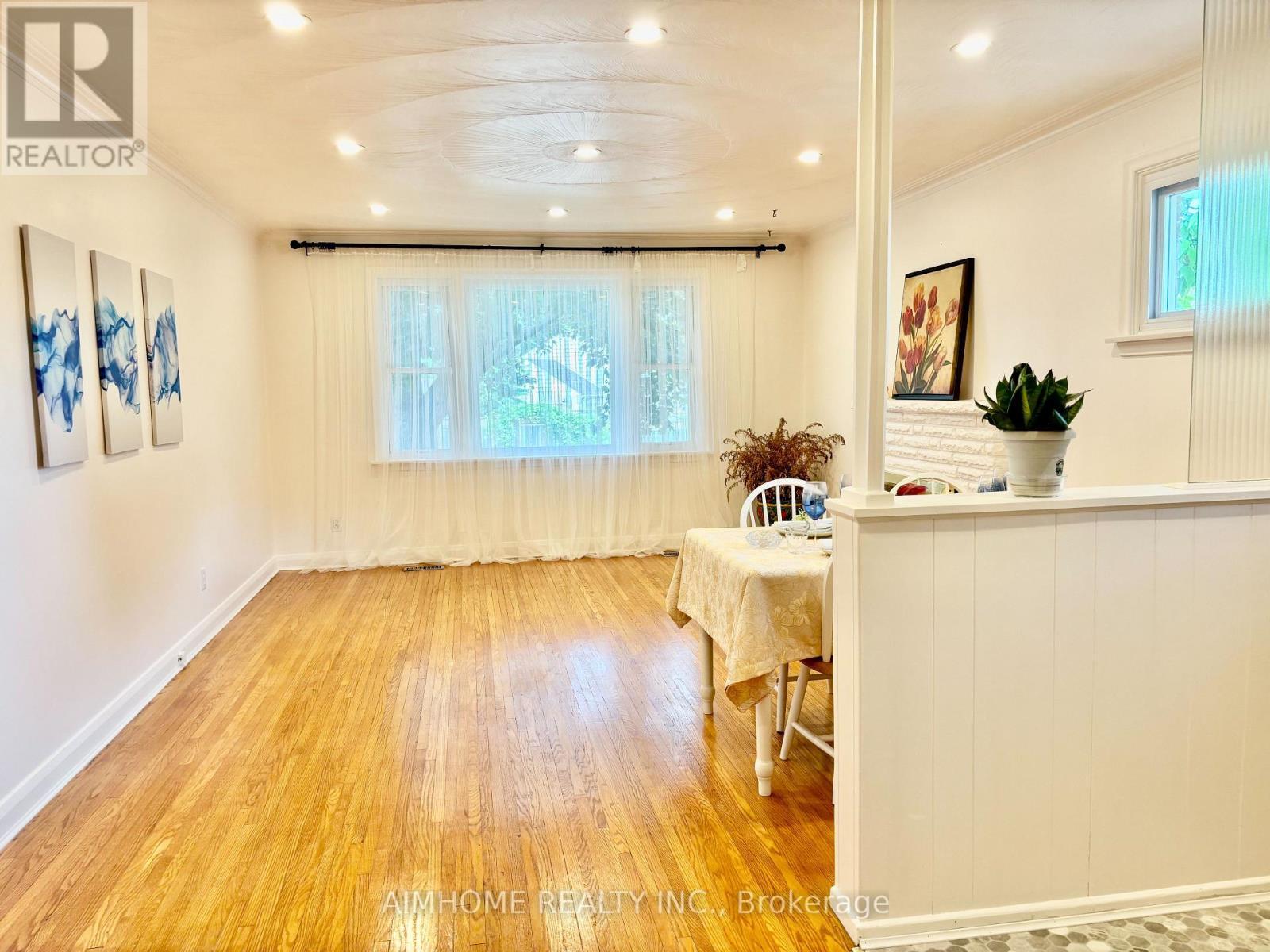 12 Canham Crescent, Toronto, ON - Indoor Photo Showing Other Room