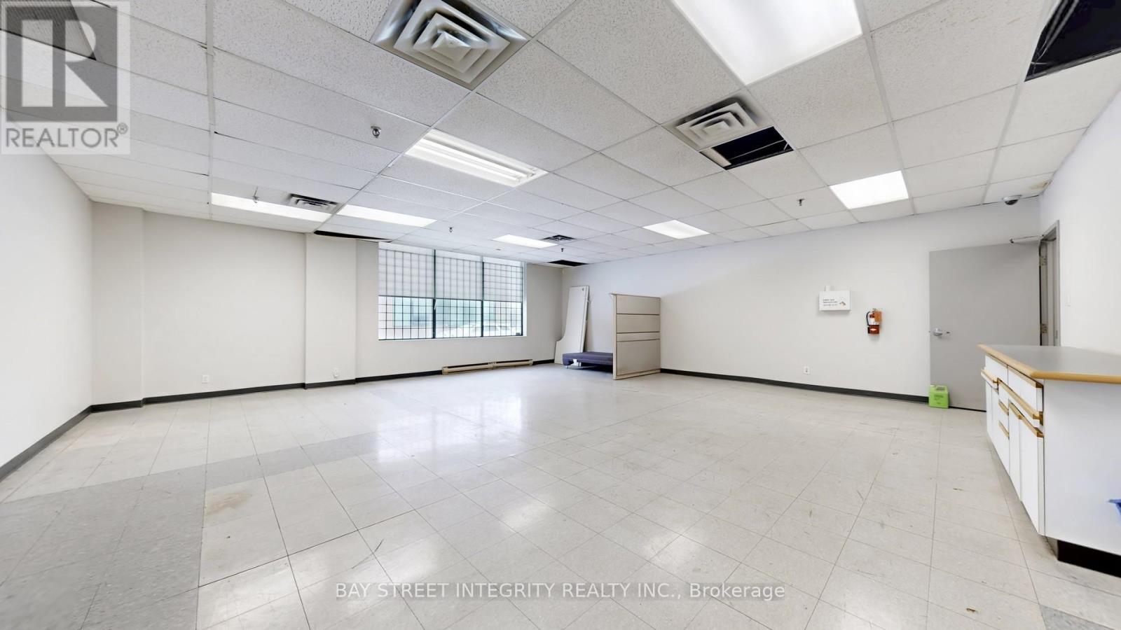 180 Traders Boulevard E, Mississauga, ON