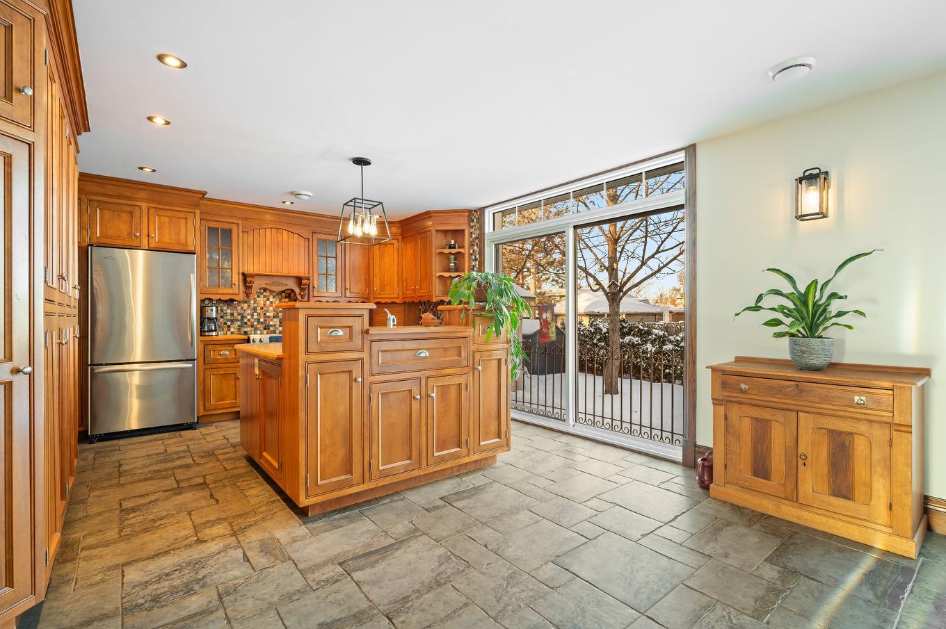 Kitchen - 2500 Av. Chartier, Saint-Hyacinthe, QC - Indoor Photo Showing Kitchen