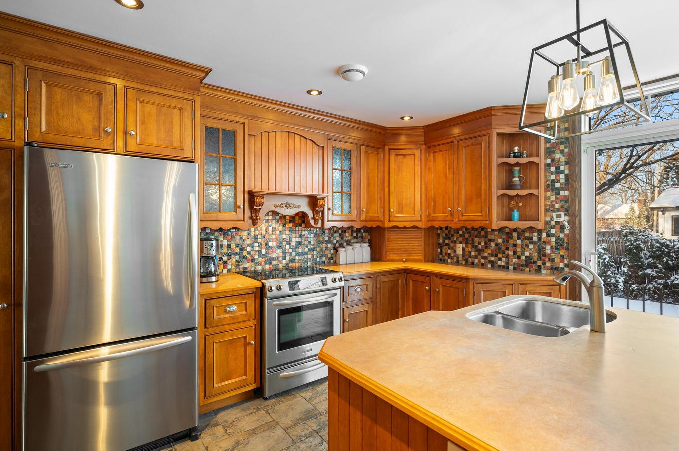 Kitchen - 2500 Av. Chartier, Saint-Hyacinthe, QC - Indoor Photo Showing Kitchen With Double Sink