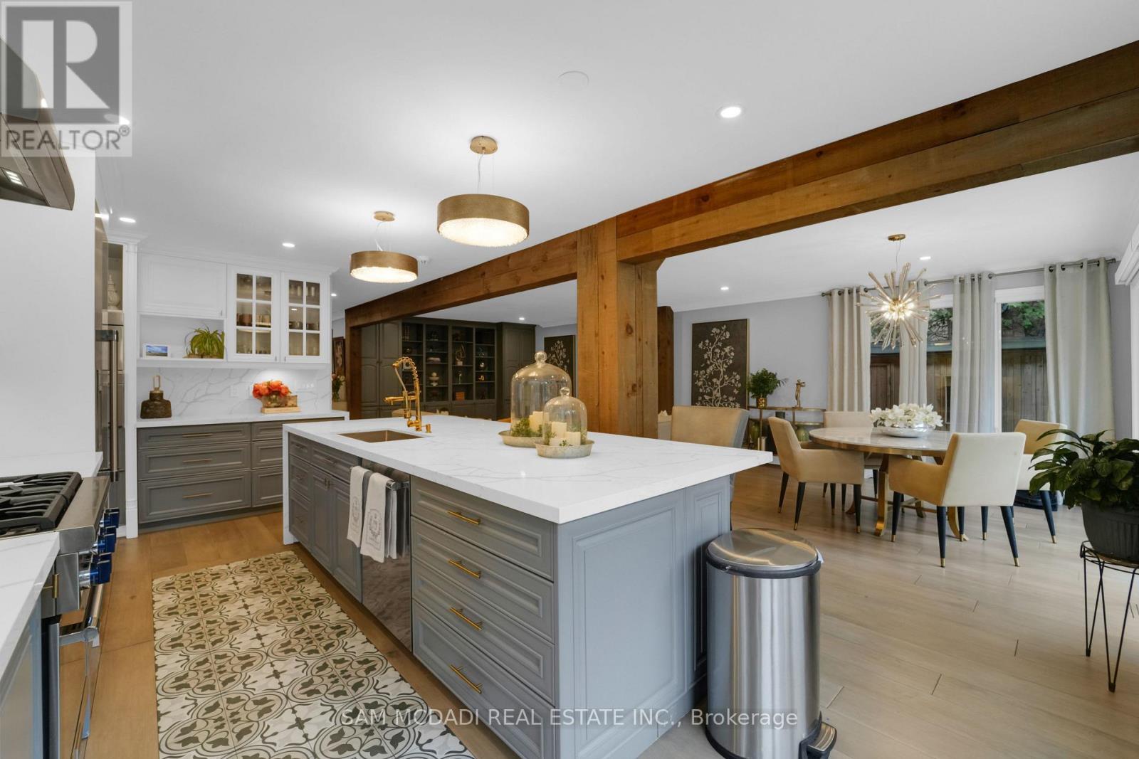 807 Indian Road, Mississauga, ON - Indoor