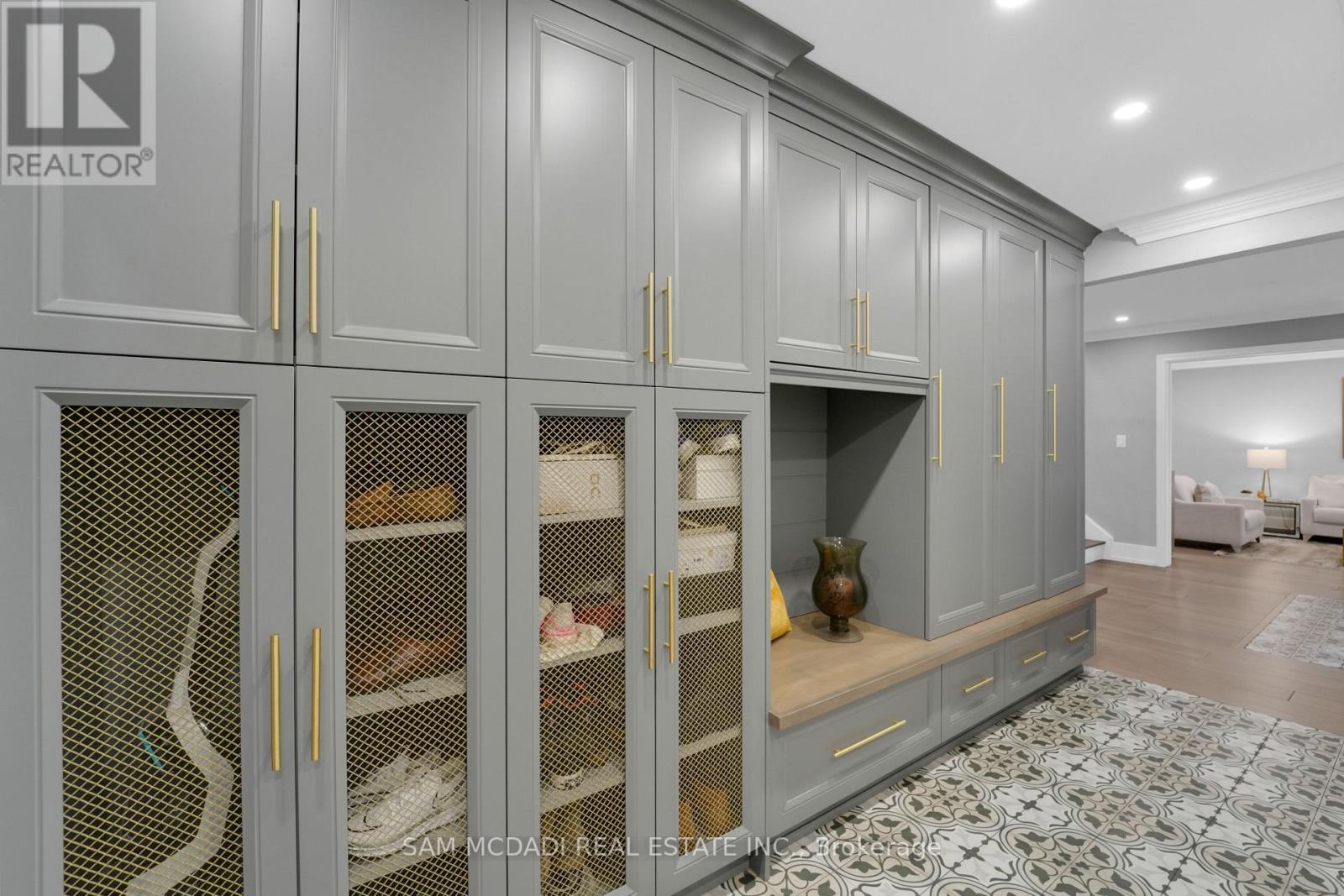 807 Indian Road, Mississauga, ON - Indoor Photo Showing Other Room