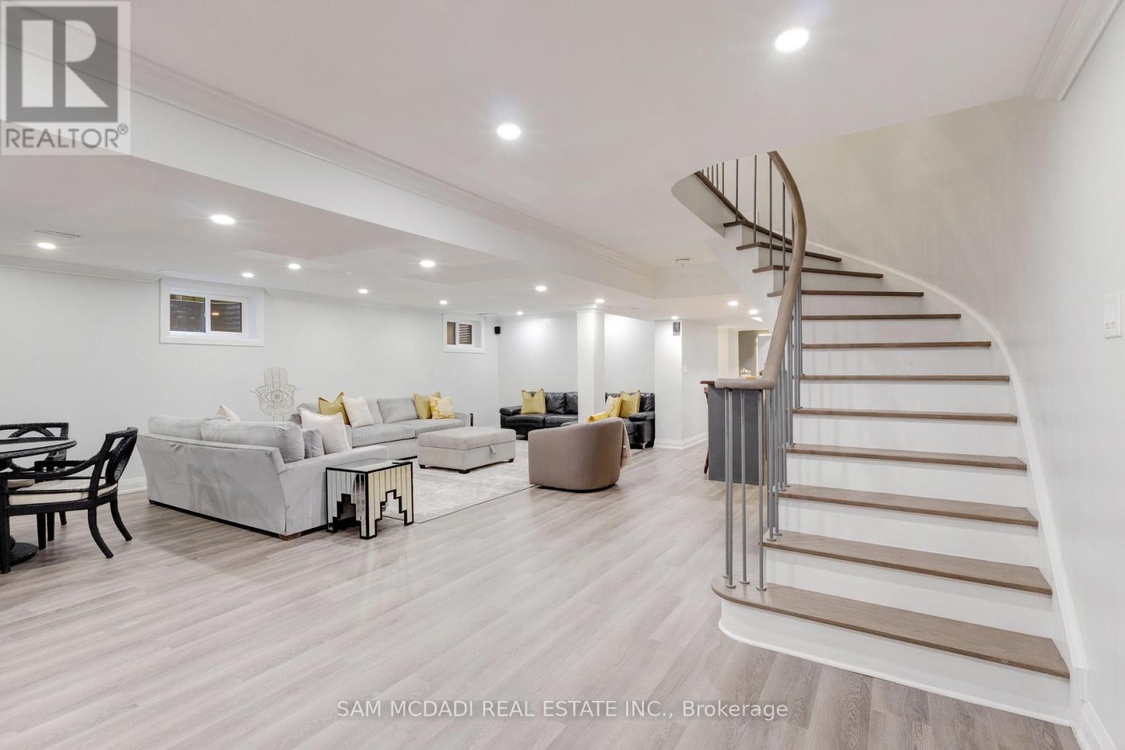 807 Indian Road, Mississauga, ON - Indoor