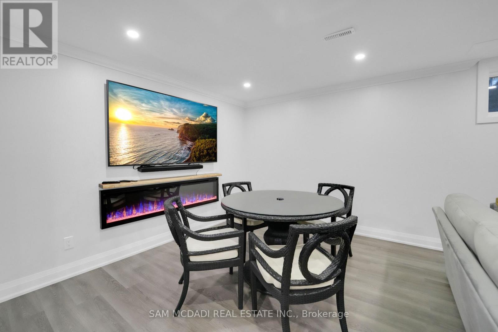 807 Indian Road, Mississauga, ON - Indoor