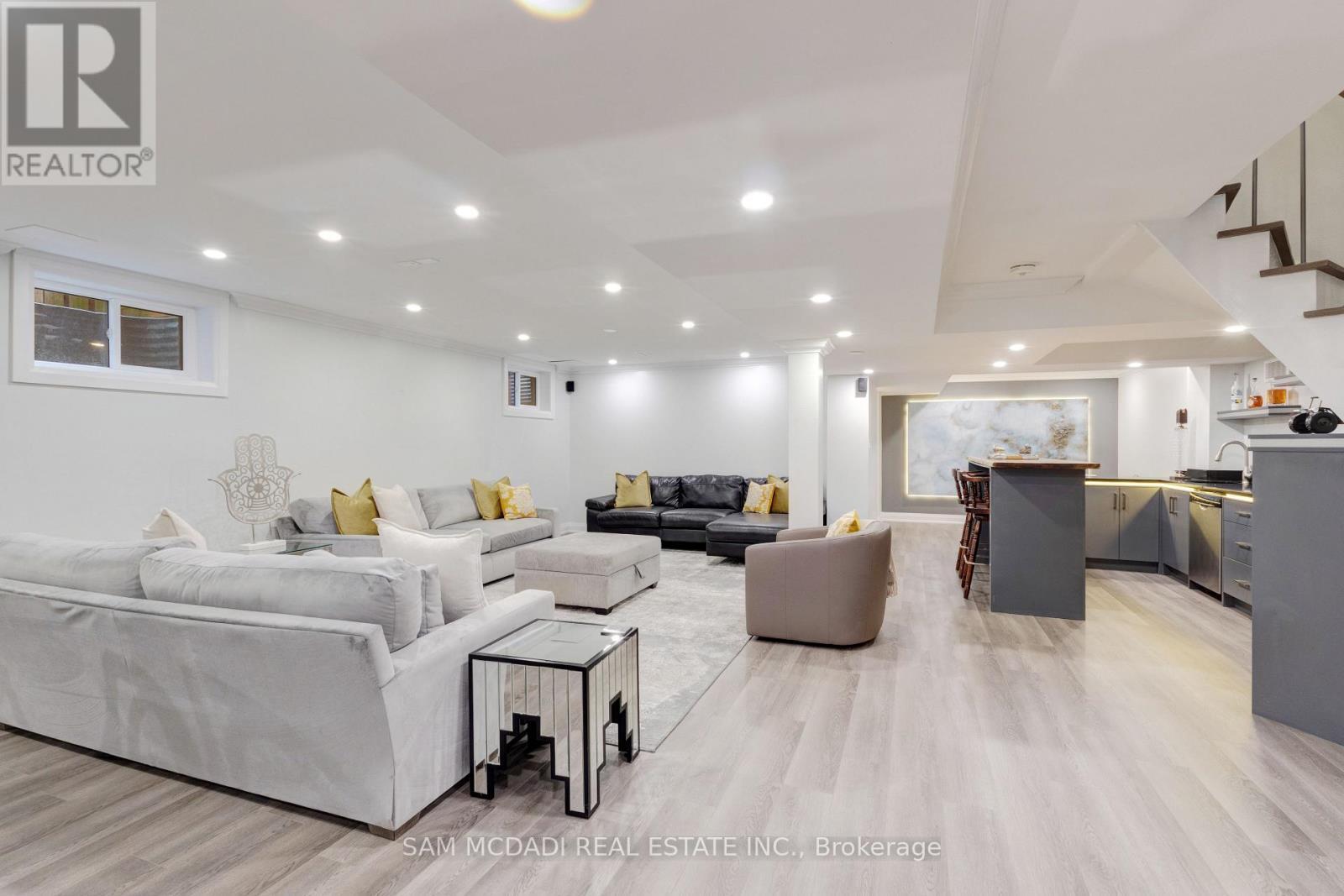 807 Indian Road, Mississauga, ON - Indoor