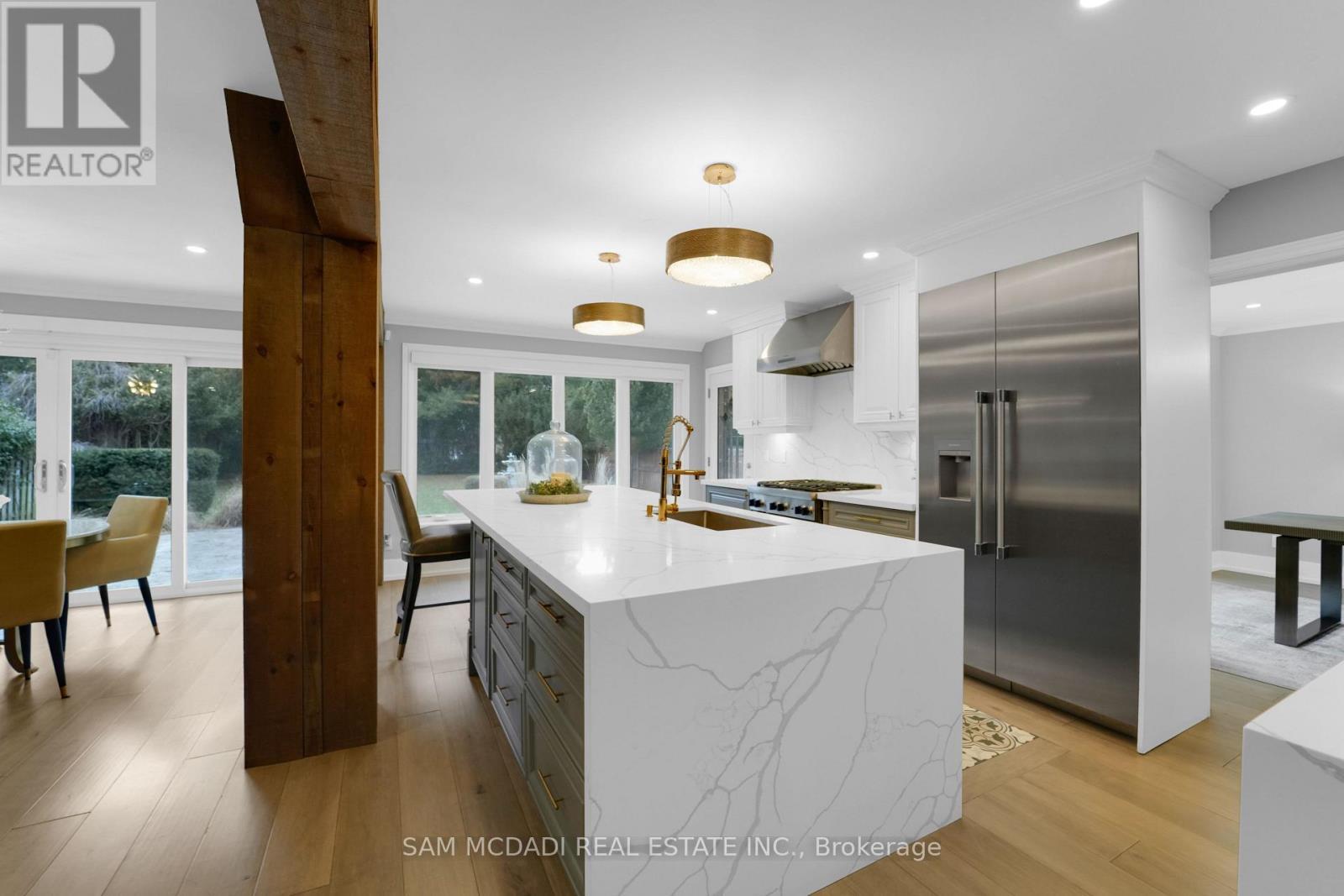 807 Indian Road, Mississauga, ON - Indoor Photo Showing Kitchen With Stainless Steel Kitchen With Upgraded Kitchen