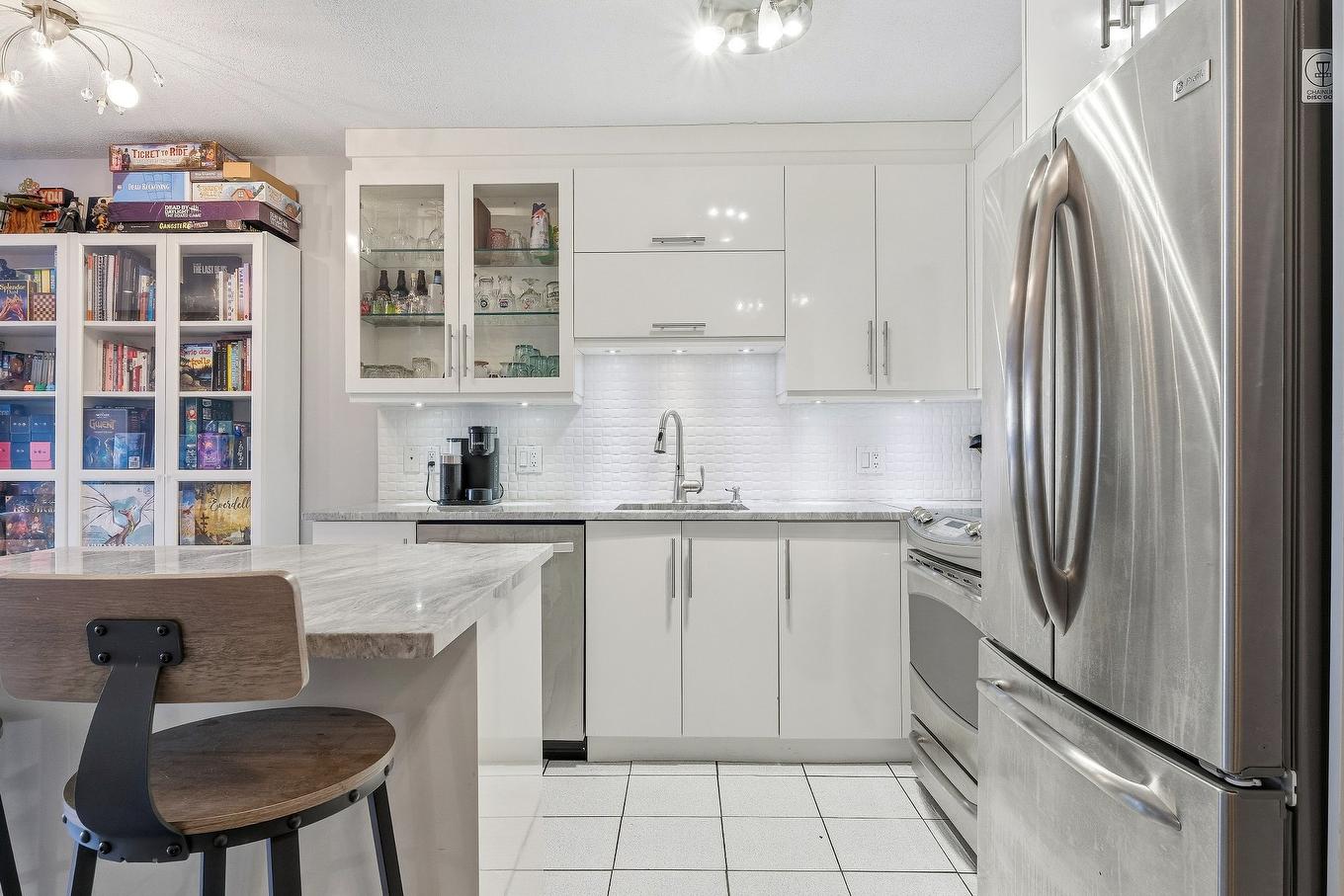 Cuisine - 1-540 Rue Henri-Duhamel, Montréal (Verdun/Île-Des-Soeurs), QC - Indoor Photo Showing Kitchen With Upgraded Kitchen