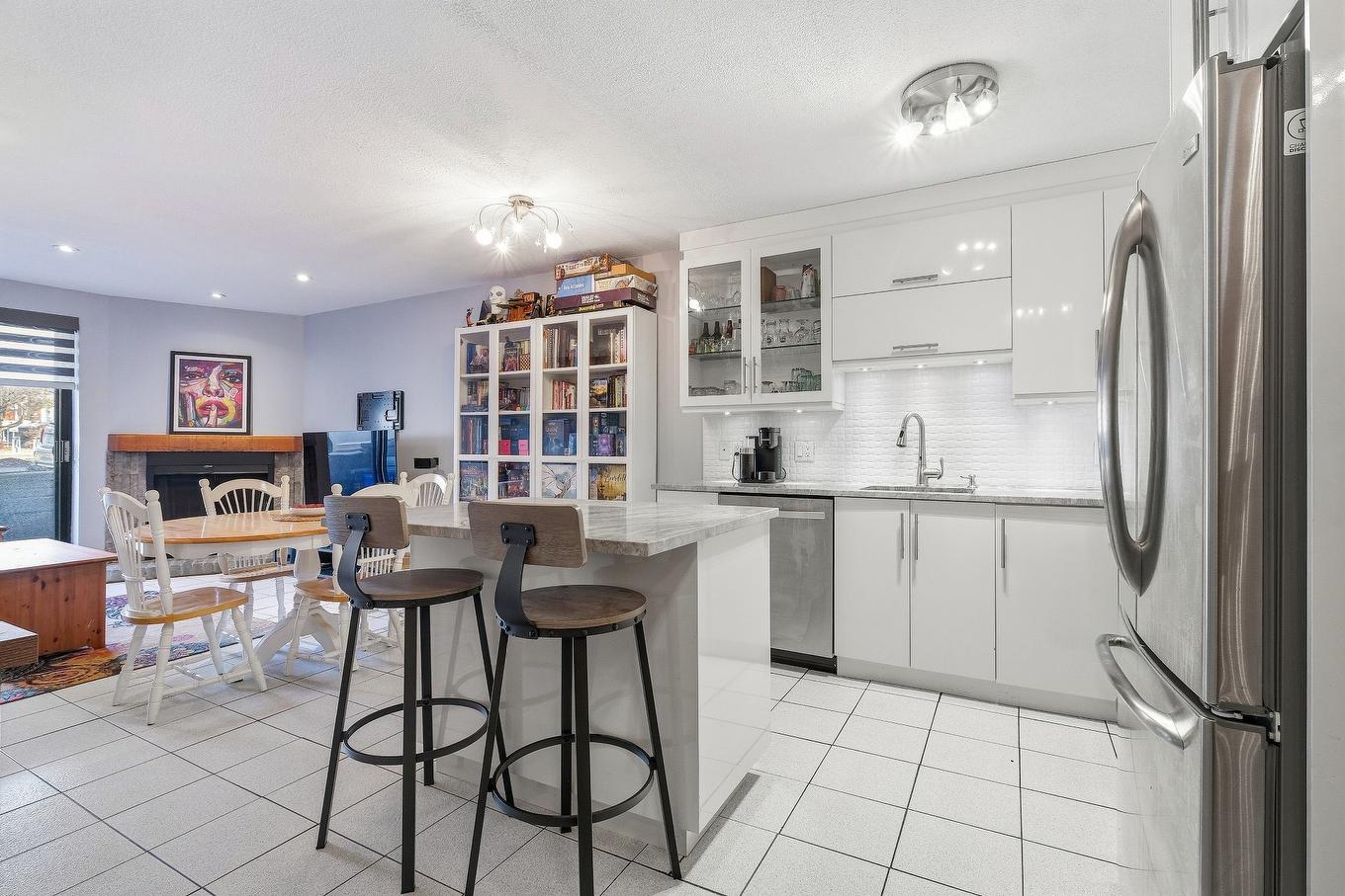 Cuisine - 1-540 Rue Henri-Duhamel, Montréal (Verdun/Île-Des-Soeurs), QC - Indoor Photo Showing Kitchen With Upgraded Kitchen