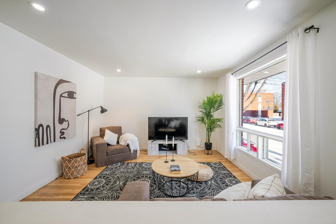 Salon - 3440 Rue Gélineau, Longueuil (Saint-Hubert), QC - Indoor Photo Showing Living Room