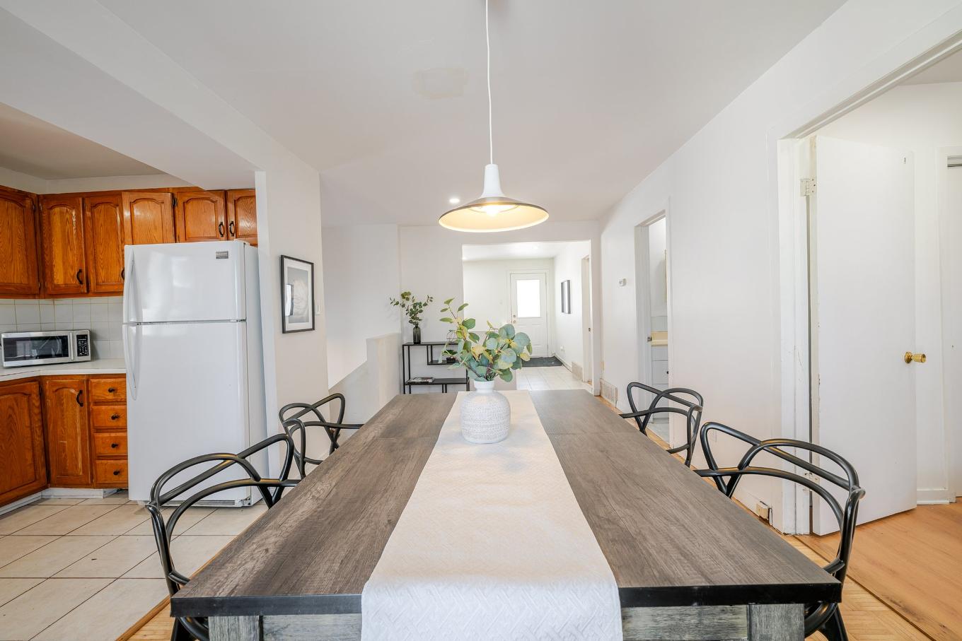 Salle à manger - 3440 Rue Gélineau, Longueuil (Saint-Hubert), QC - Indoor Photo Showing Kitchen