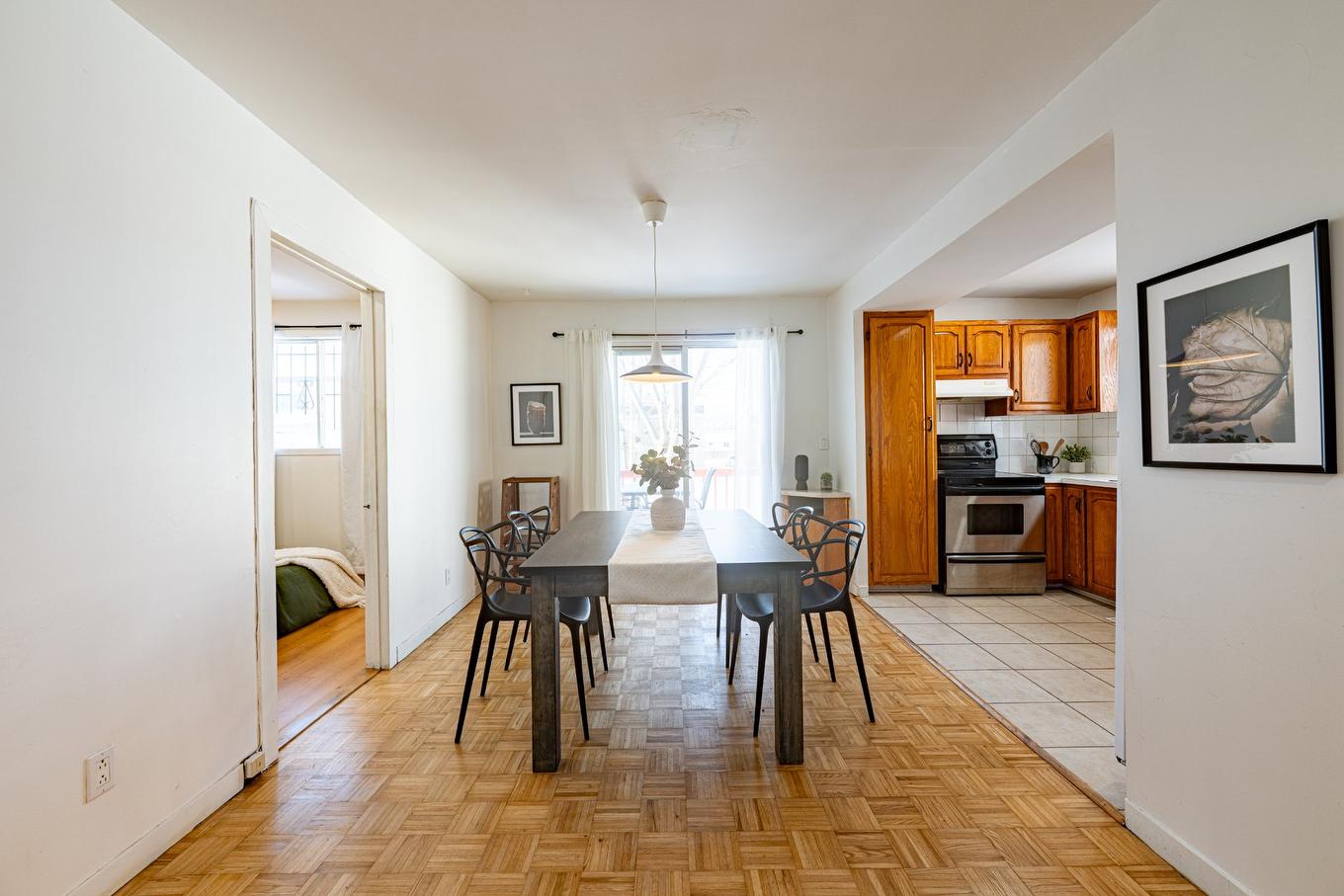 Salle à manger - 3440 Rue Gélineau, Longueuil (Saint-Hubert), QC - Indoor Photo Showing Dining Room