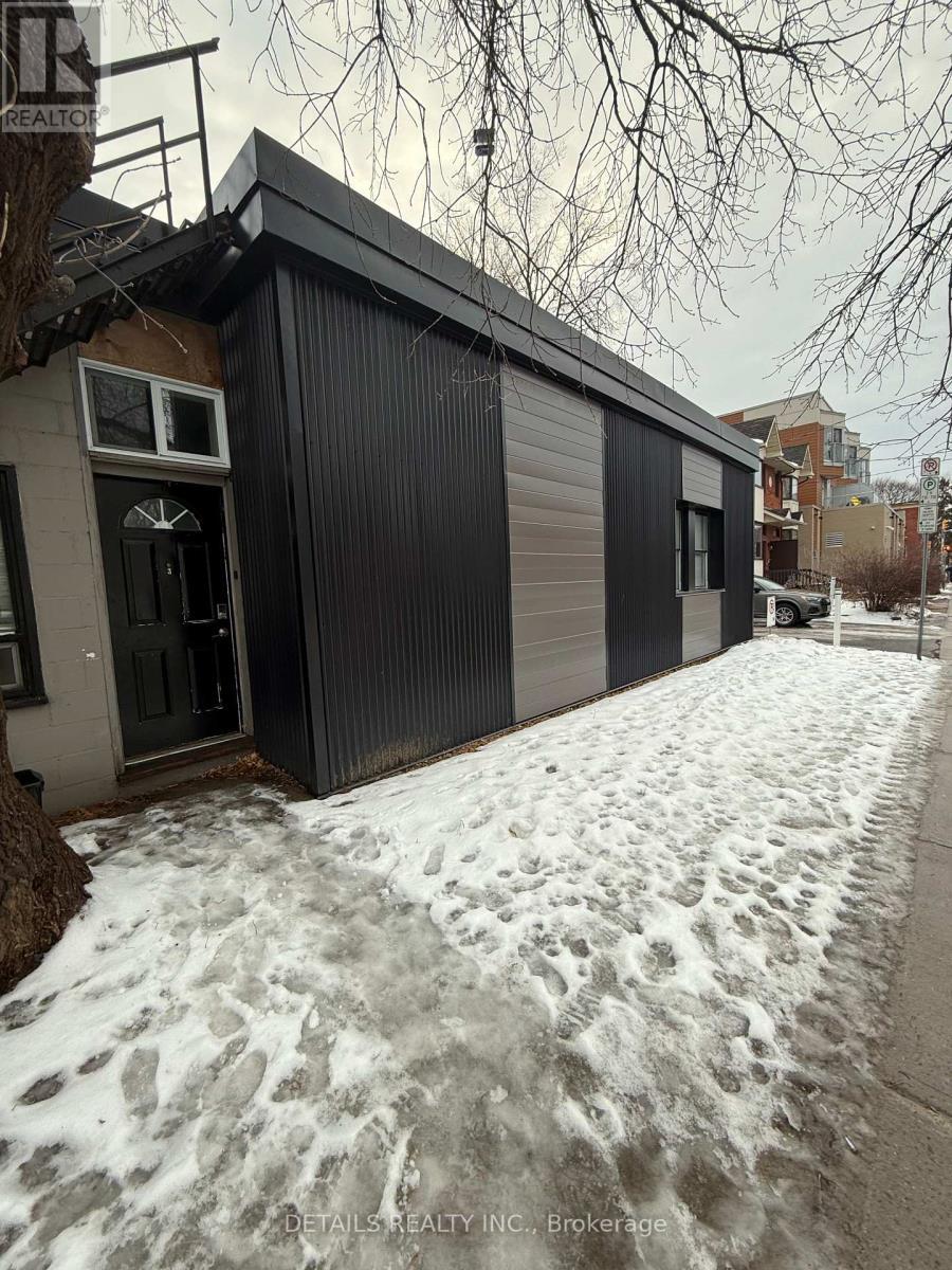 Separate Entrance to 3BR Unit - 115 Percy St - 698 Cooper Street, Ottawa, ON - Outdoor