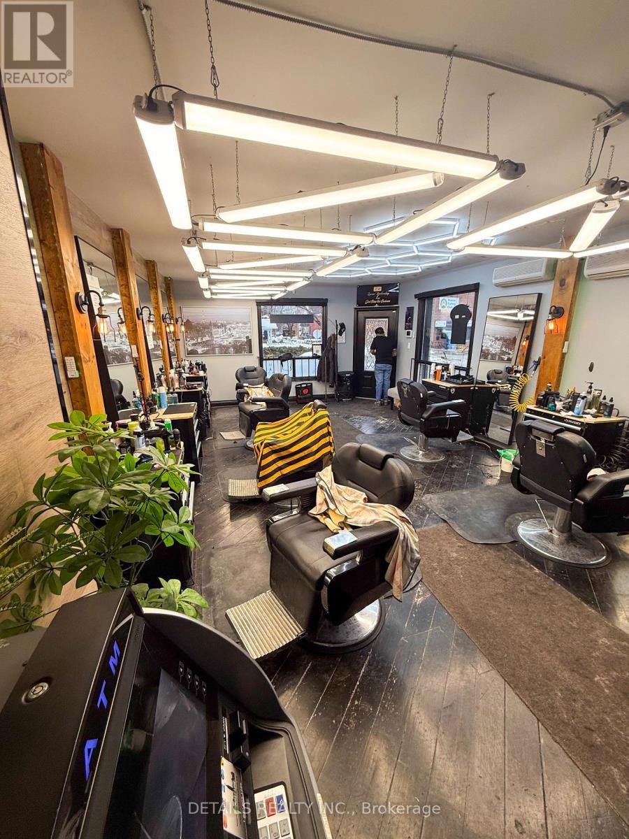 Unit #4 - Commercial Unit - Currently Barber Shop - 698 Cooper Street, Ottawa, ON - Indoor Photo Showing Garage