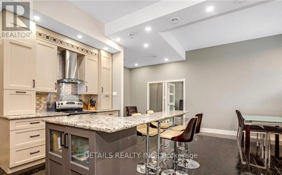 Kitchen (3BR Unit) - 698 Cooper Street, Ottawa, ON - Indoor