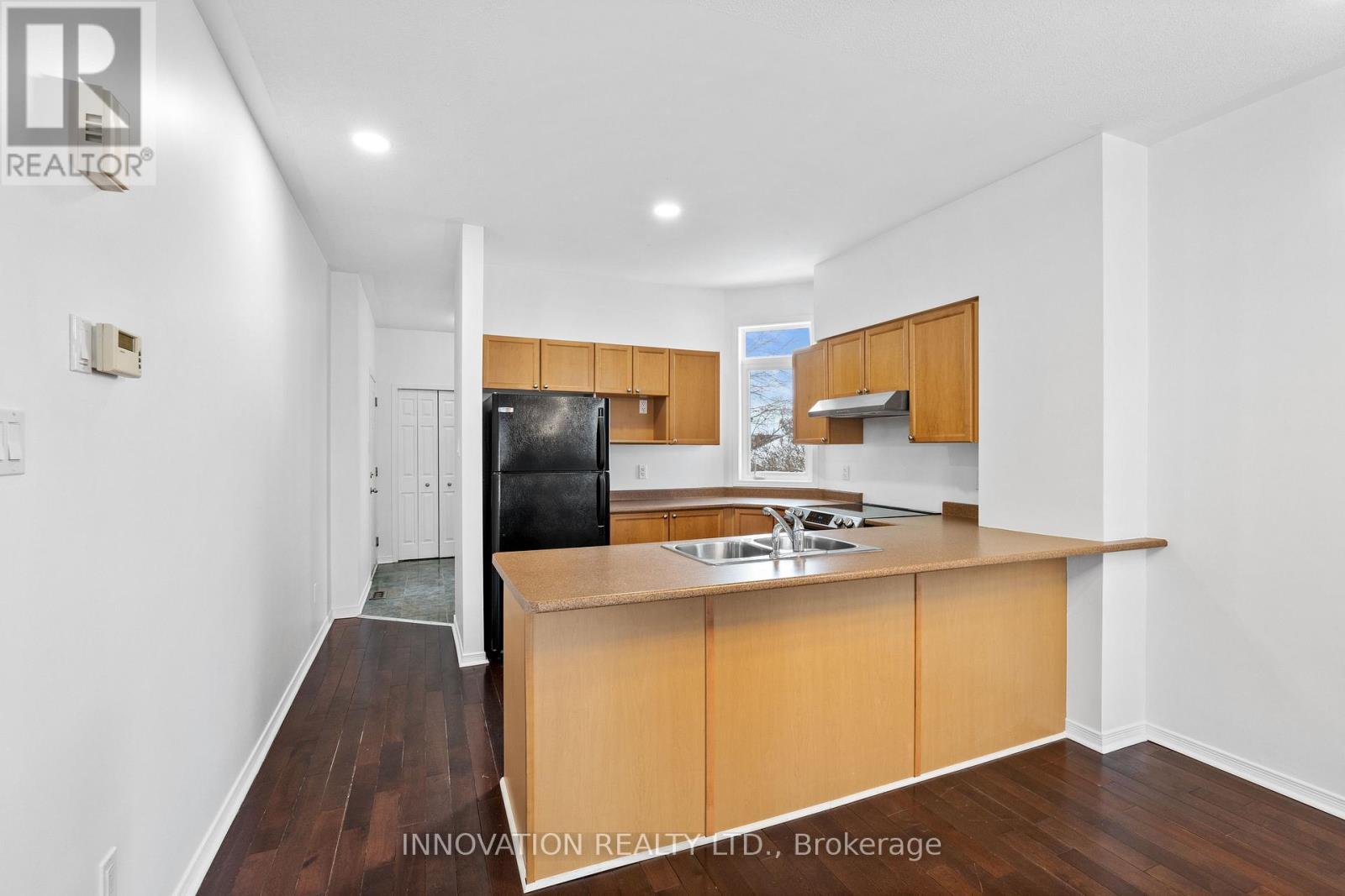 1032 Redtail Private, Ottawa, ON - Indoor Photo Showing Kitchen With Double Sink