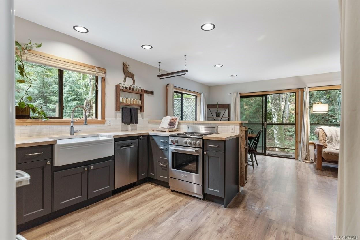 338 Walkers Hook Rd, Salt Spring, BC