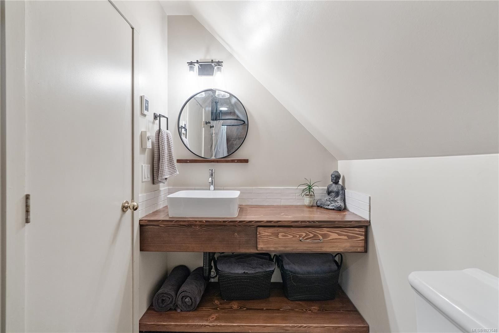 338 Walkers Hook Rd, Salt Spring, BC