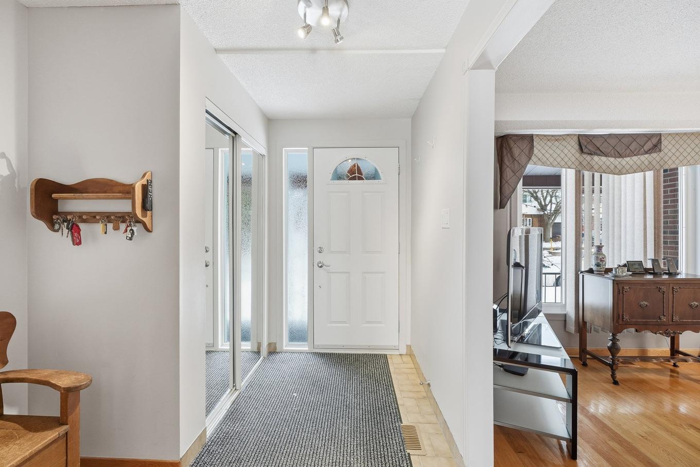 Hall d'entrée/Vestibule - 47 Rue Mulligan, Gatineau (Aylmer), QC - Indoor Photo Showing Other Room