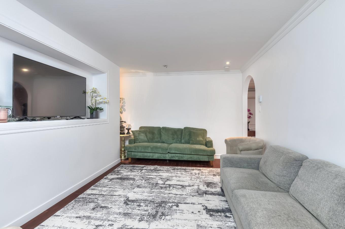Family room - 34 Rue Valmount, Dollard-Des-Ormeaux, QC - Indoor Photo Showing Living Room