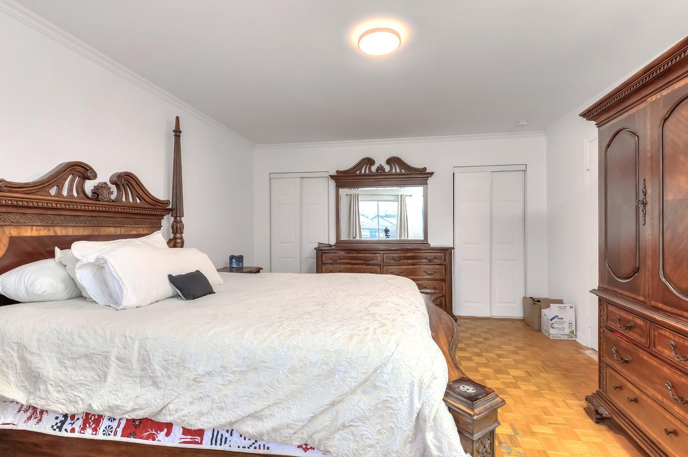 Primary bedroom - 34 Rue Valmount, Dollard-Des-Ormeaux, QC - Indoor Photo Showing Bedroom