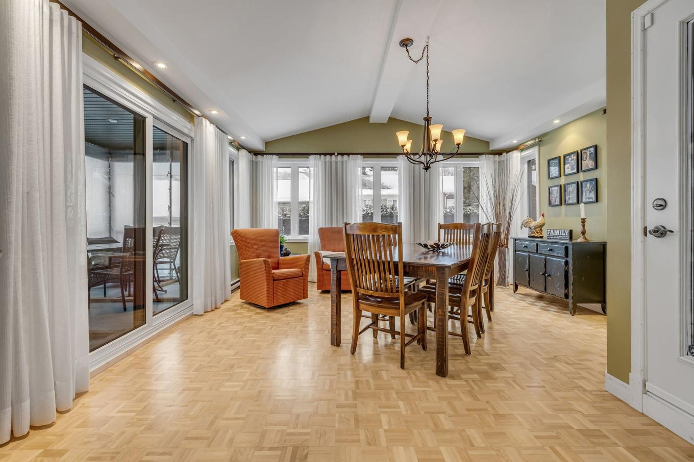 Salle à manger - 3007 Av. De Préaux, Québec (Beauport), QC - Indoor Photo Showing Dining Room