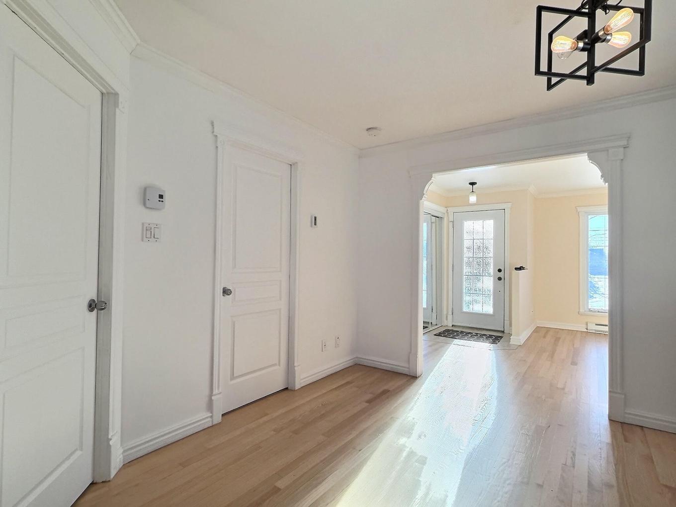 Corridor - 140 Rue Dion, Trois-Rivières, QC - Indoor Photo Showing Other Room