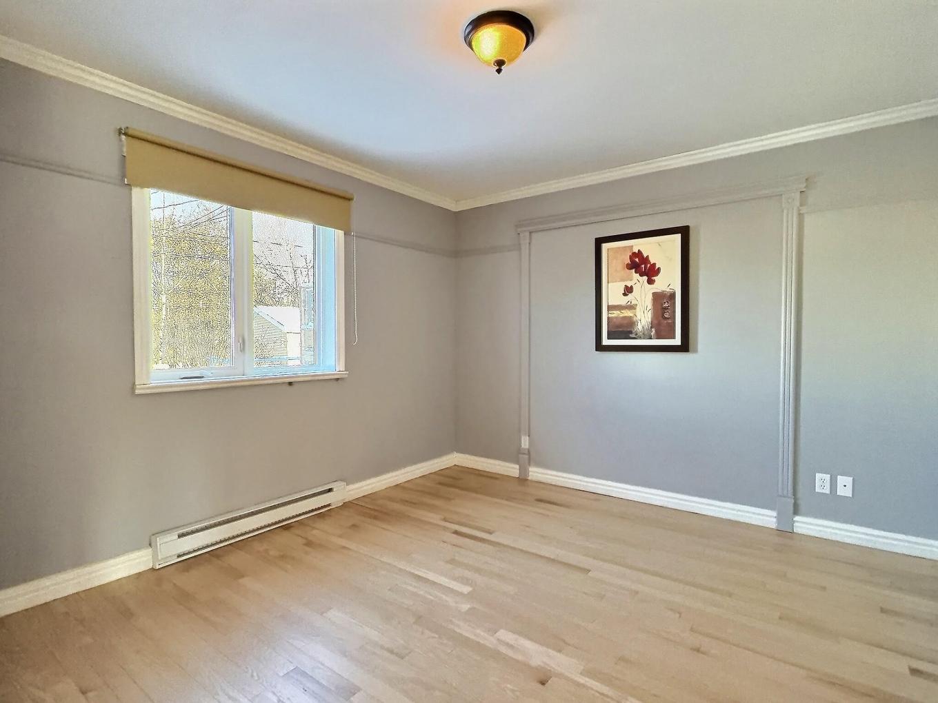 Chambre à coucher principale - 140 Rue Dion, Trois-Rivières, QC - Indoor Photo Showing Other Room