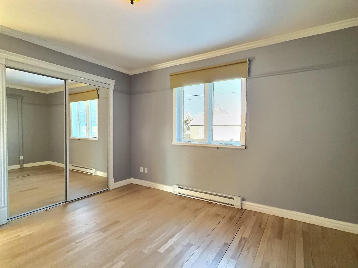 Chambre à coucher principale - 140 Rue Dion, Trois-Rivières, QC - Indoor Photo Showing Other Room