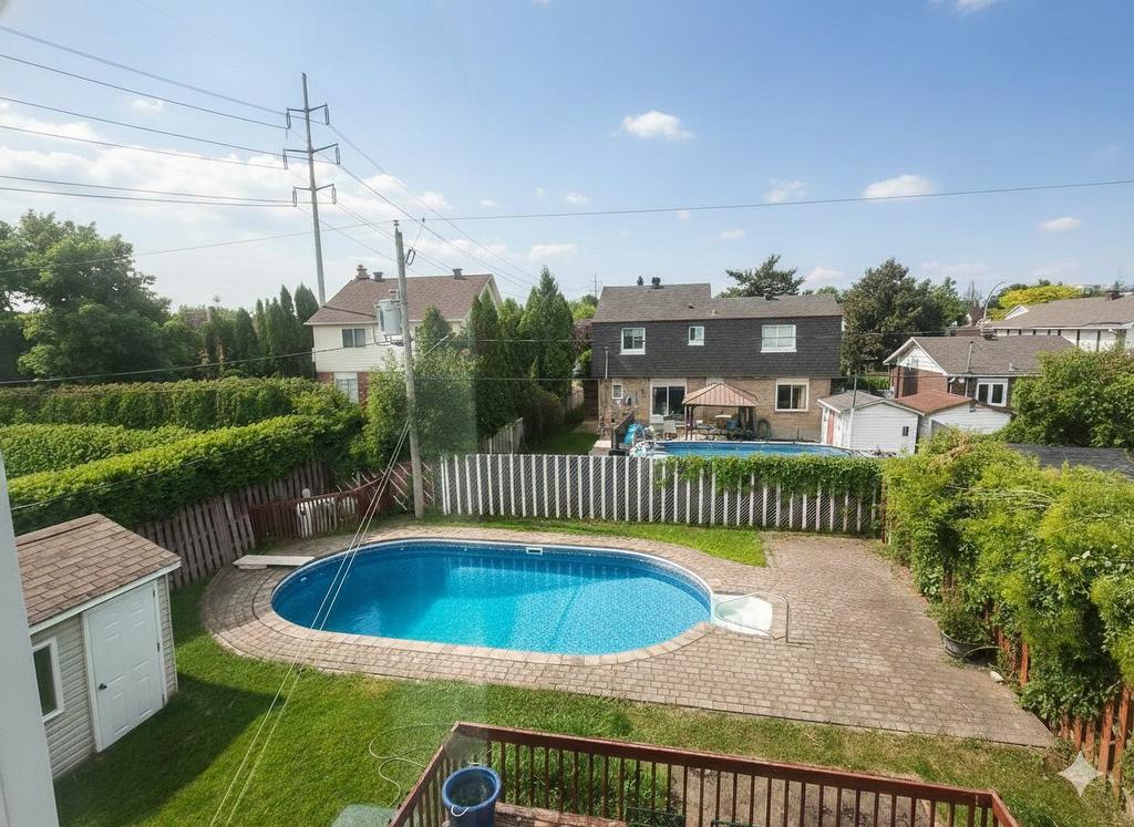 Cour - 1785 Crois. Toscanini, Brossard, QC - Outdoor With In Ground Pool With Backyard