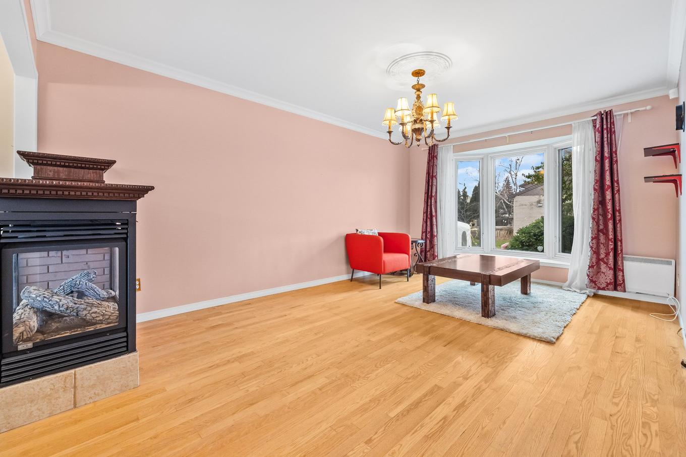 Salon - 1785 Crois. Toscanini, Brossard, QC - Indoor With Fireplace