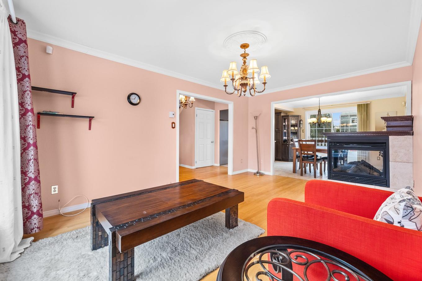 Salon - 1785 Crois. Toscanini, Brossard, QC - Indoor With Fireplace