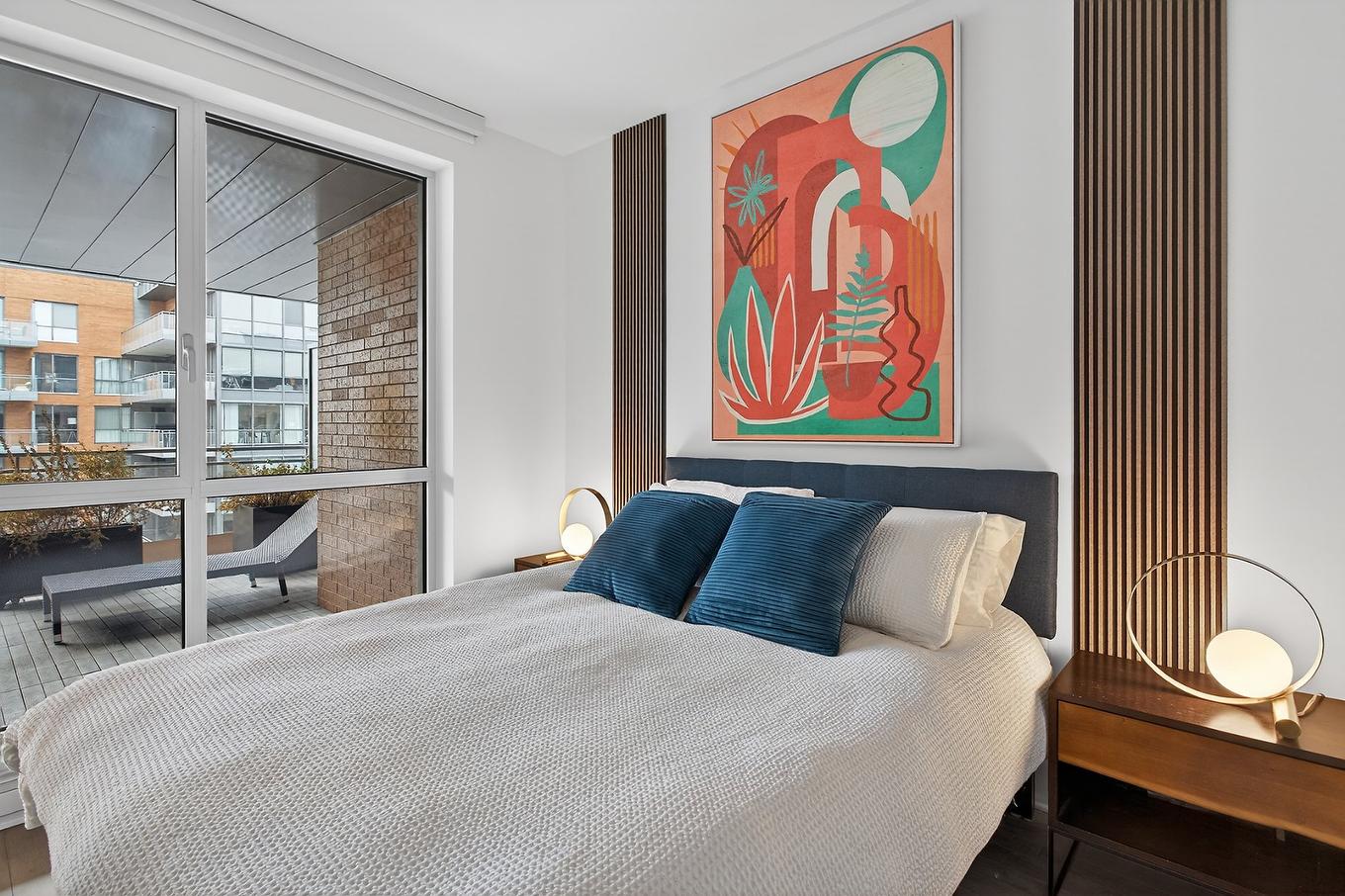 Bedroom - 702-360 Rue Atateken, Montréal (Ville-Marie), QC - Indoor Photo Showing Bedroom