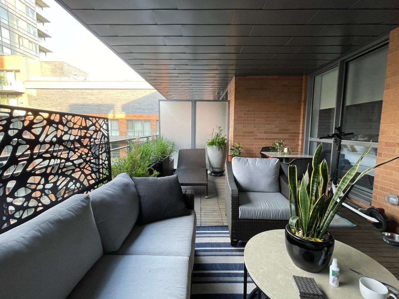 Patio - 702-360 Rue Atateken, Montréal (Ville-Marie), QC - With Exterior