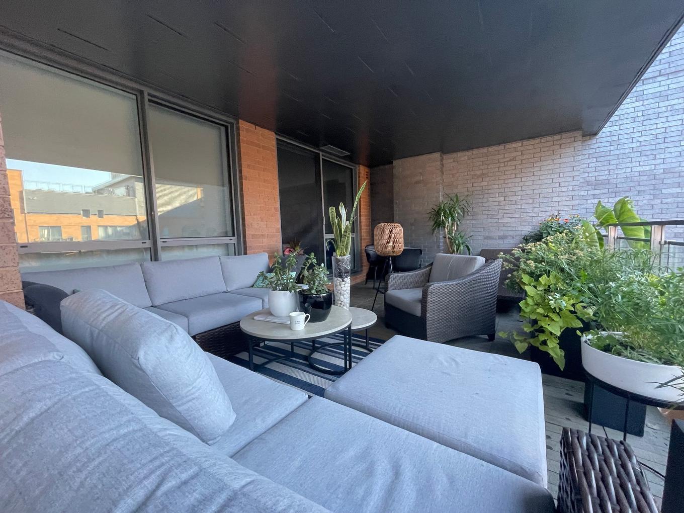 Patio - 702-360 Rue Atateken, Montréal (Ville-Marie), QC - With Exterior