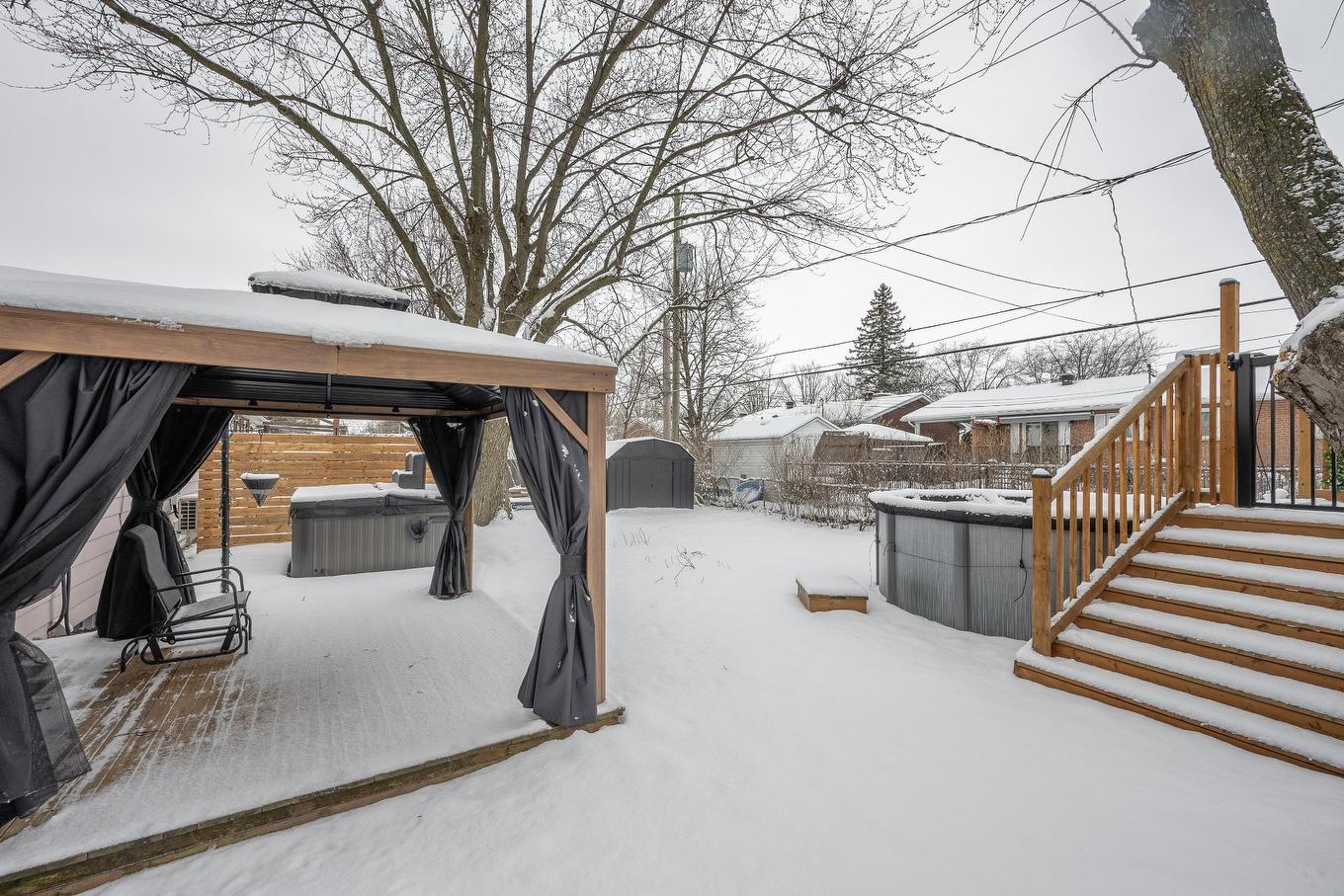 Cour - 2 Rue Lebel, Saint-Jean-Sur-Richelieu, QC - Outdoor