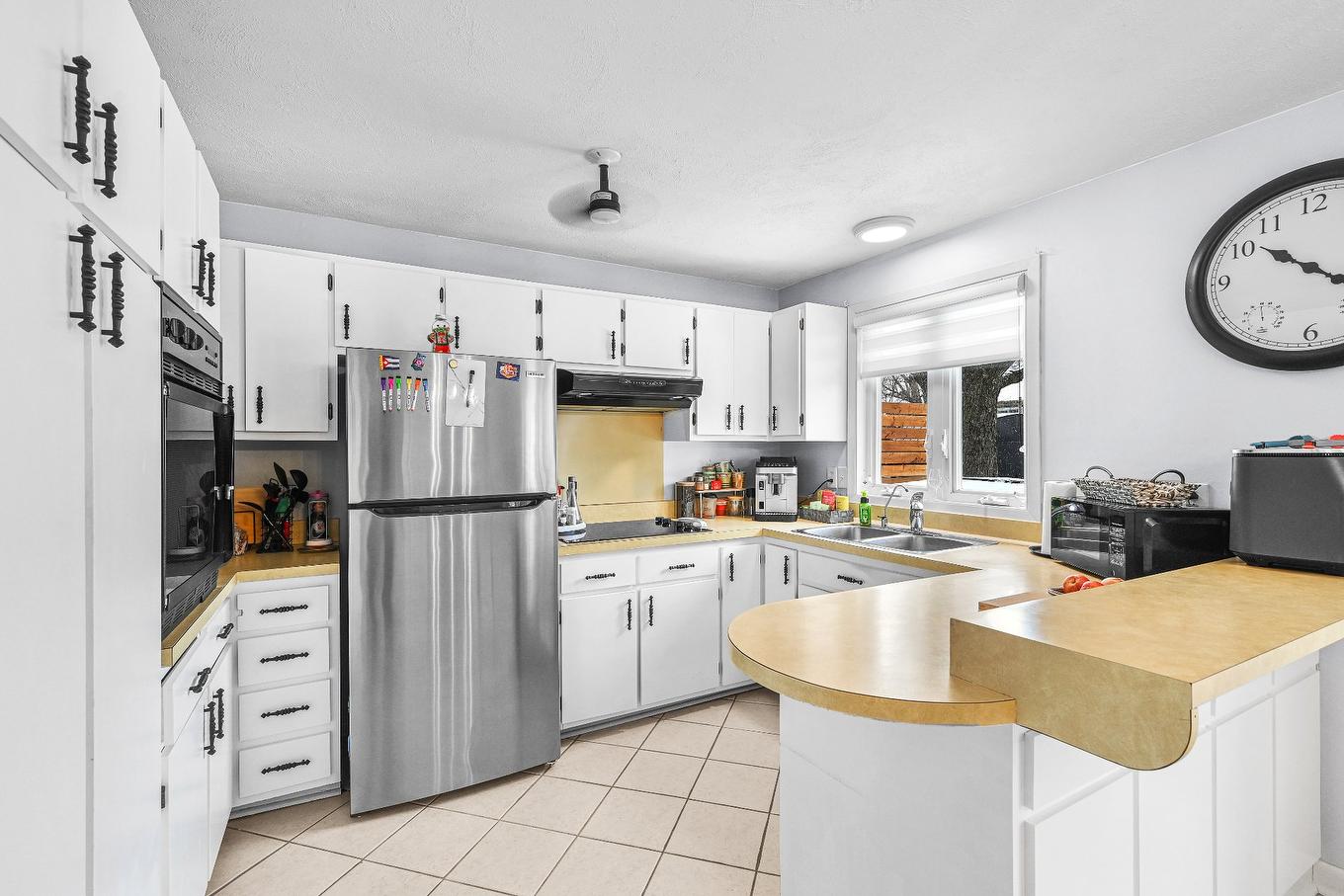 Cuisine - 2 Rue Lebel, Saint-Jean-Sur-Richelieu, QC - Indoor Photo Showing Kitchen With Double Sink