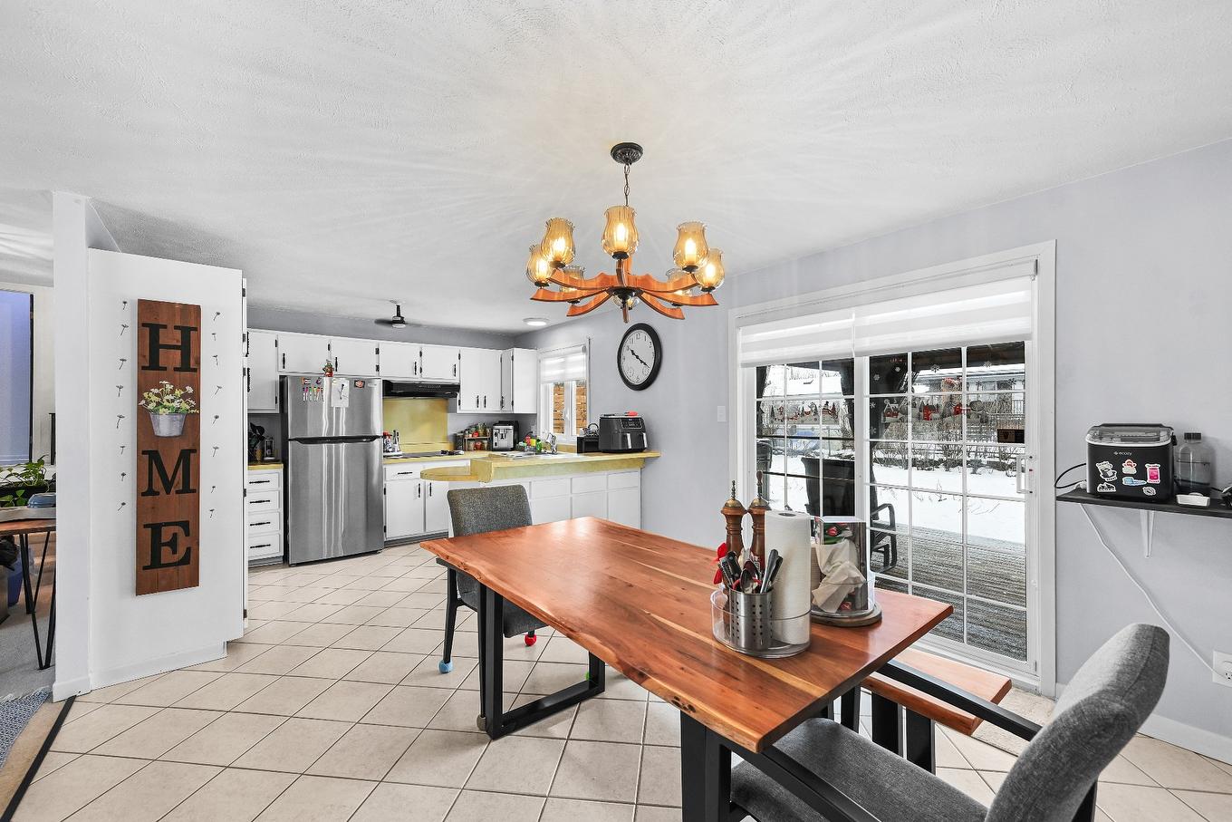 Salle à manger - 2 Rue Lebel, Saint-Jean-Sur-Richelieu, QC - Indoor