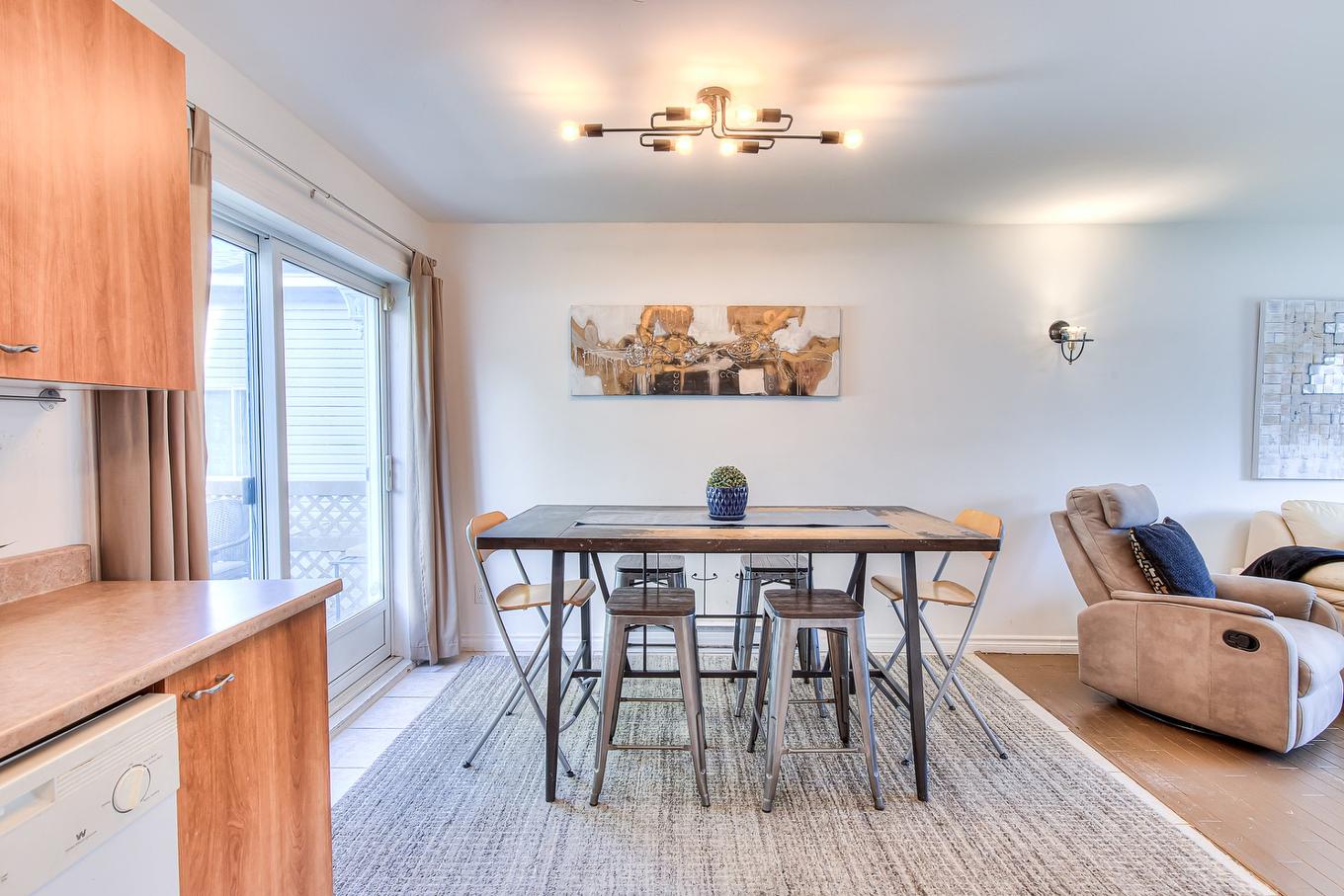 Dining room - 4695 18E Rue, Laval (Laval-Ouest), QC - Indoor Photo Showing Dining Room