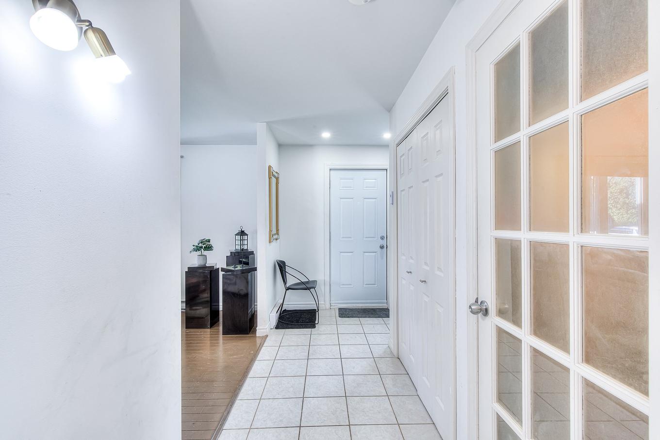 Hall - 4695 18E Rue, Laval (Laval-Ouest), QC - Indoor Photo Showing Other Room