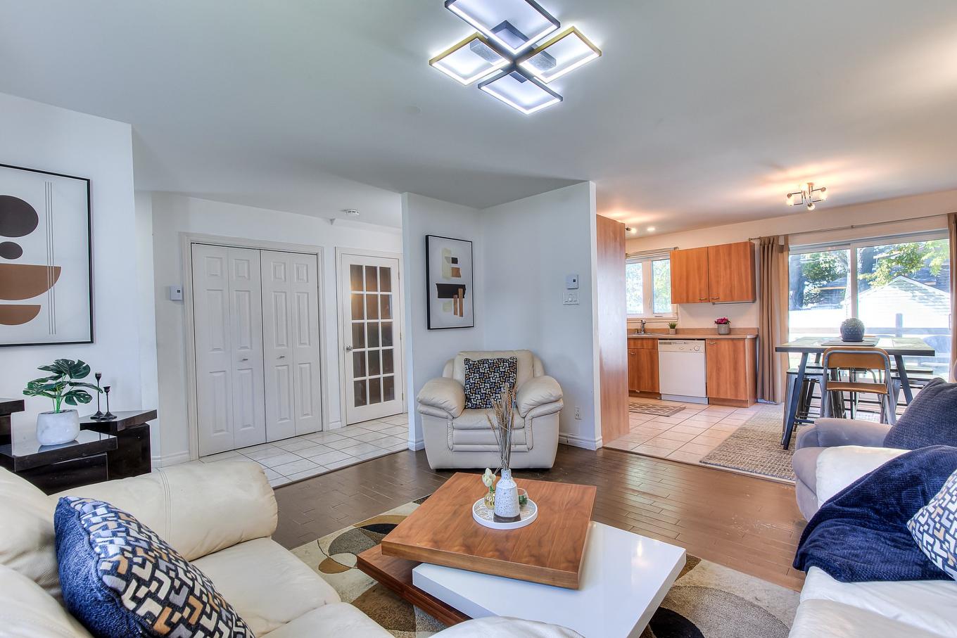 Overall view - 4695 18E Rue, Laval (Laval-Ouest), QC - Indoor Photo Showing Living Room