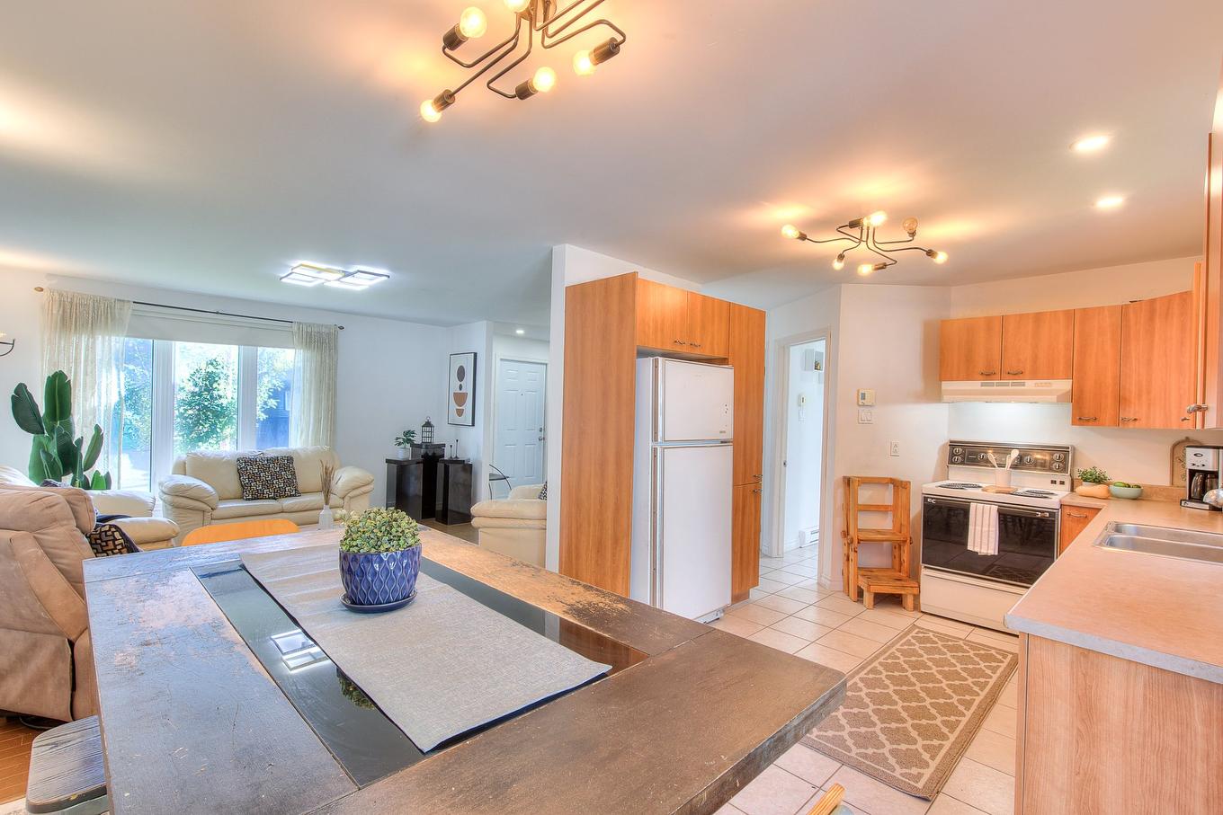 Kitchen - 4695 18E Rue, Laval (Laval-Ouest), QC - Indoor Photo Showing Kitchen