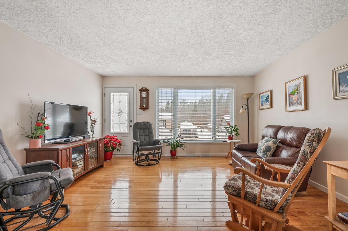 Salon - 1470 Rue De Sedan, Québec (Charlesbourg), QC - Indoor Photo Showing Living Room