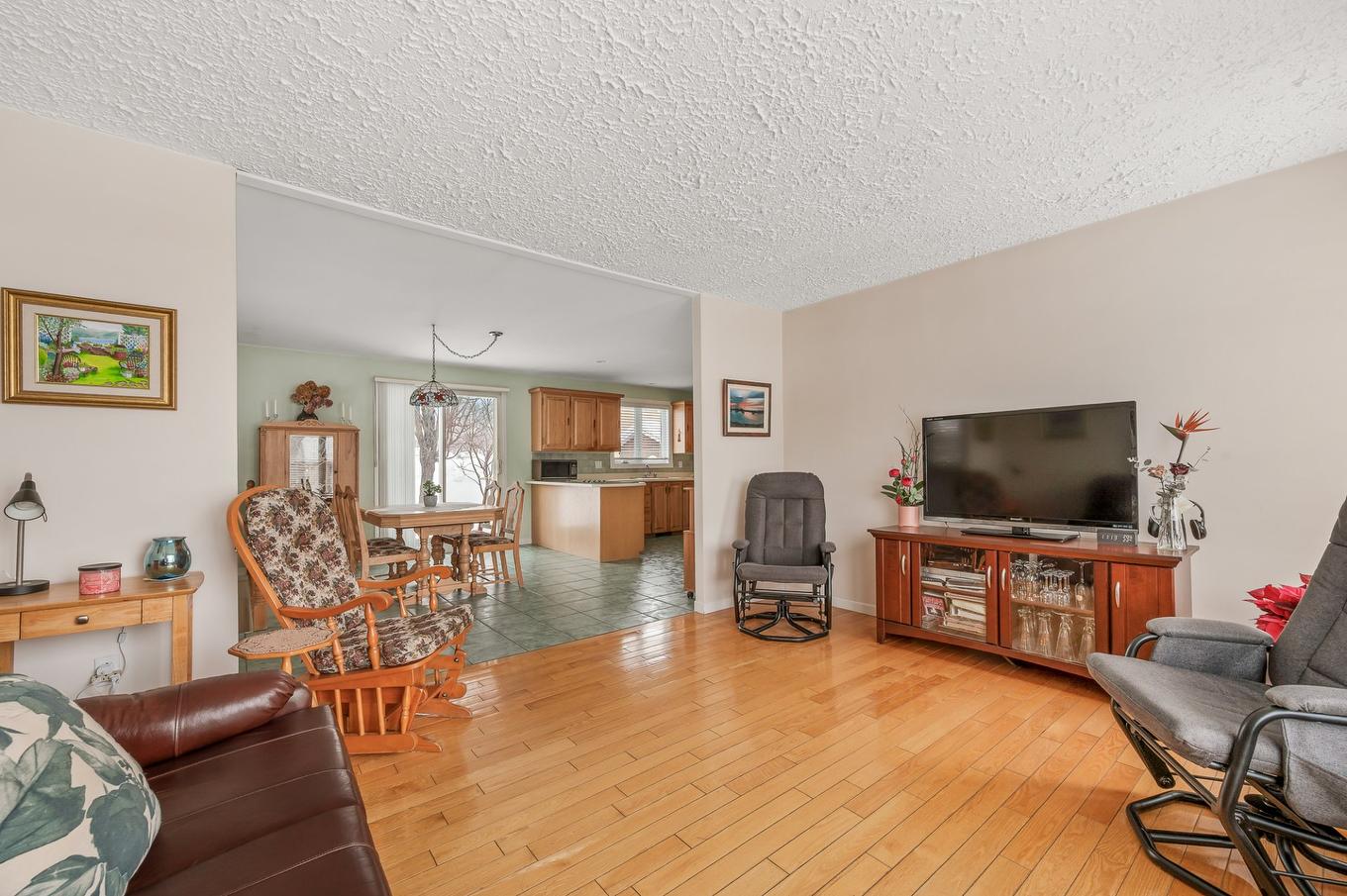 Salon - 1470 Rue De Sedan, Québec (Charlesbourg), QC - Indoor Photo Showing Living Room