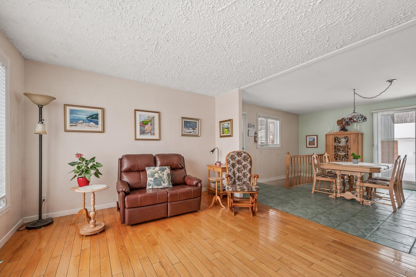 Salon - 1470 Rue De Sedan, Québec (Charlesbourg), QC - Indoor Photo Showing Living Room