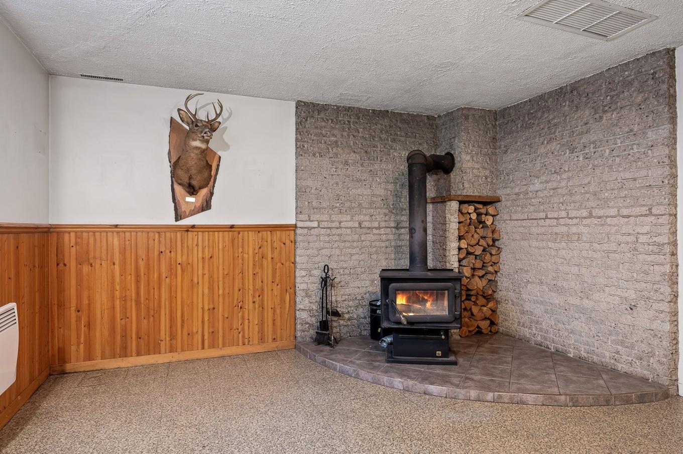 Salle familiale - 1470 Rue De Sedan, Québec (Charlesbourg), QC - Indoor