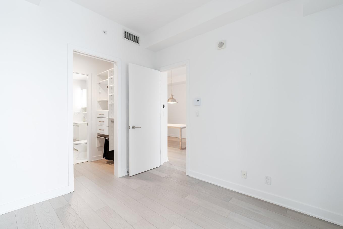 Primary bedroom - 2811-1288 Av. Des Canadiens-De-Montréal, Montréal (Ville-Marie), QC - Indoor Photo Showing Other Room