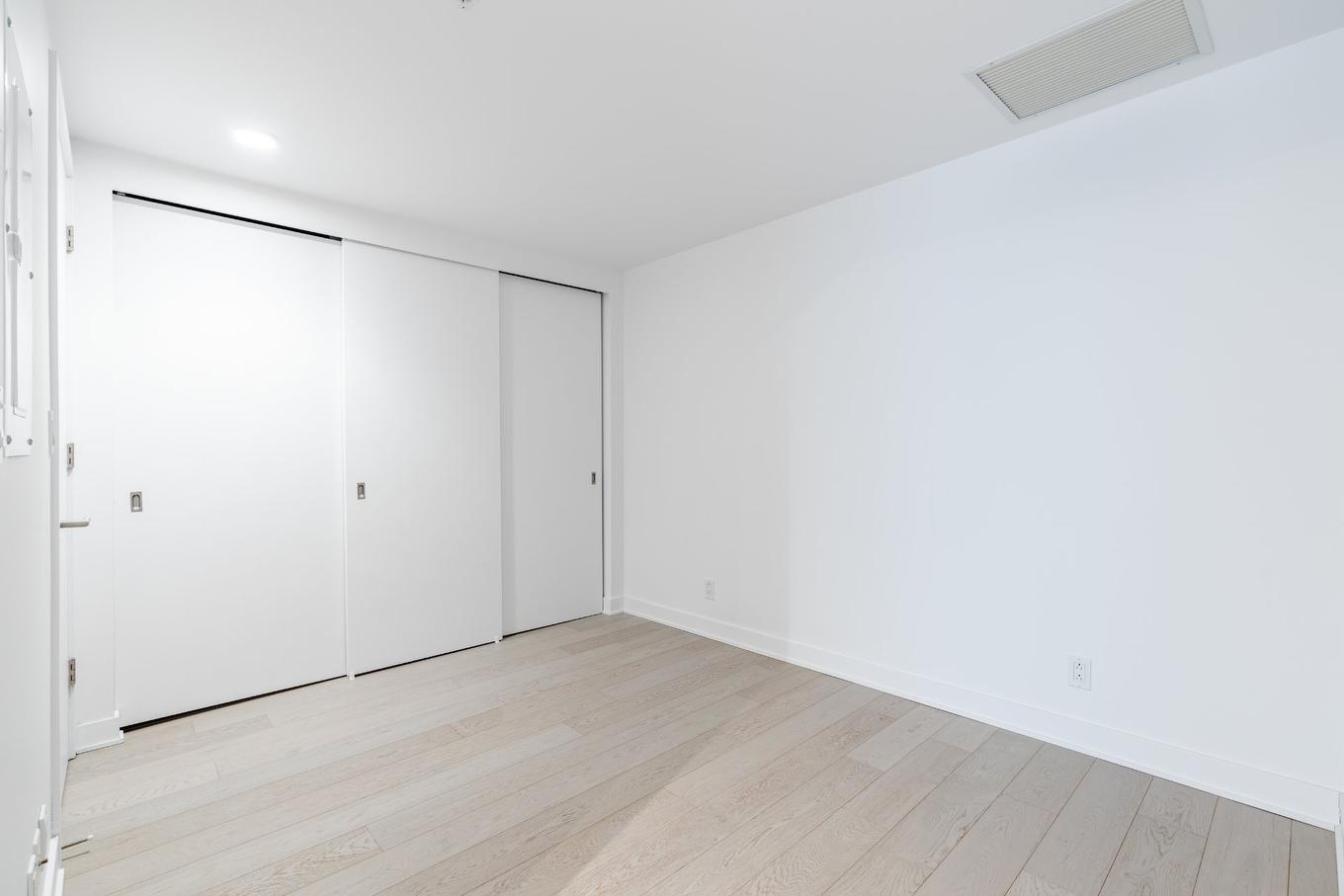 Primary bedroom - 2811-1288 Av. Des Canadiens-De-Montréal, Montréal (Ville-Marie), QC - Indoor Photo Showing Other Room